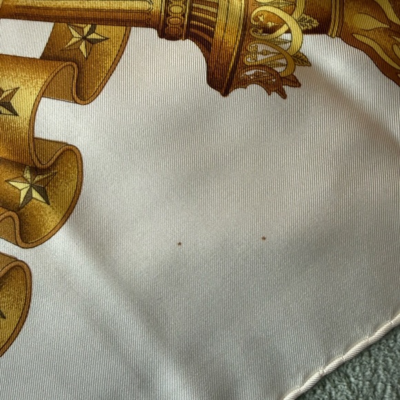 Authentic HERMES Scarf Statue of Liberty Vintage 1985 NY Estate Sale 100% Silk - Picture 8 of 9